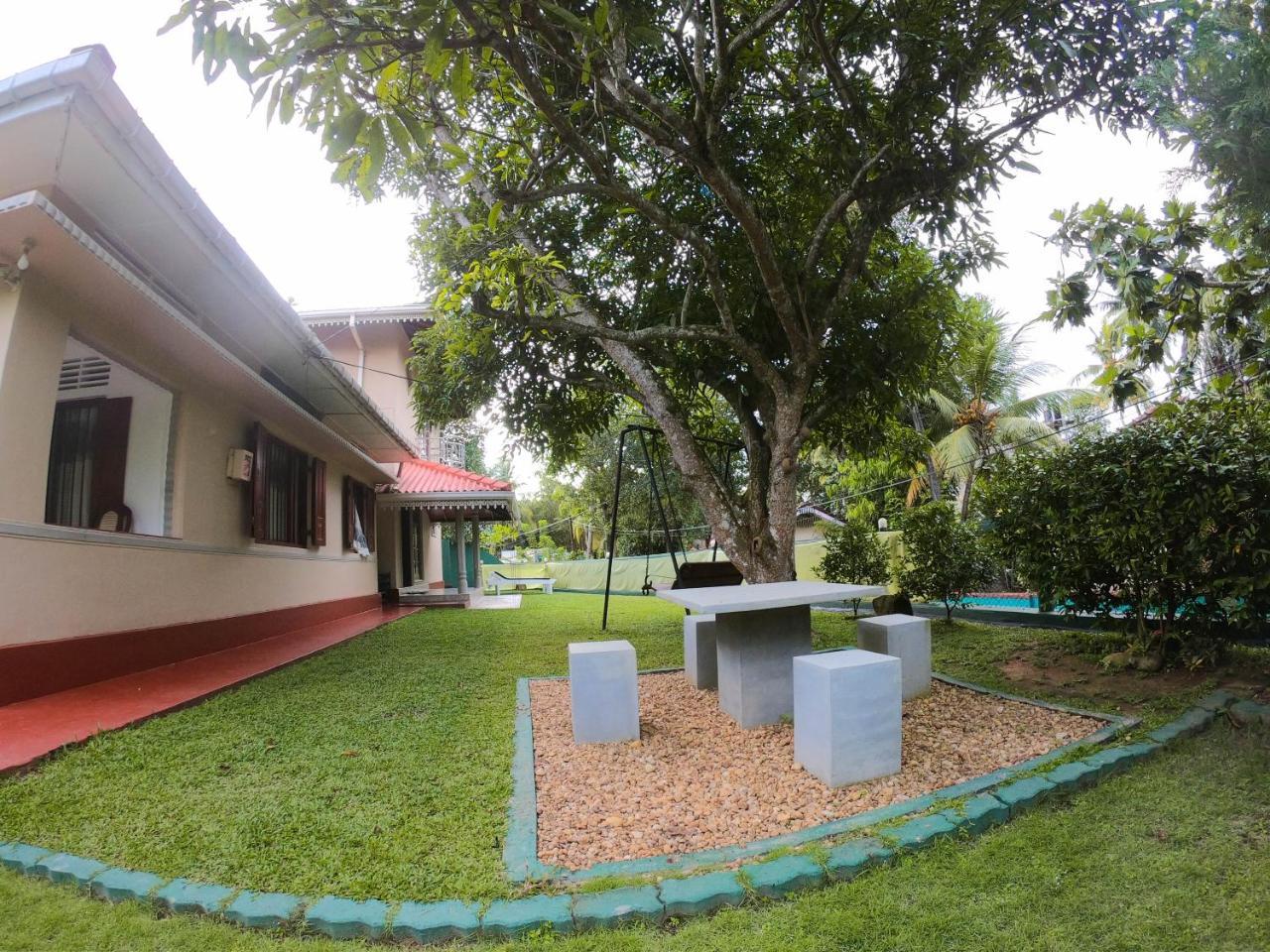 Villa Girilena Hikkaduwa Exterior foto