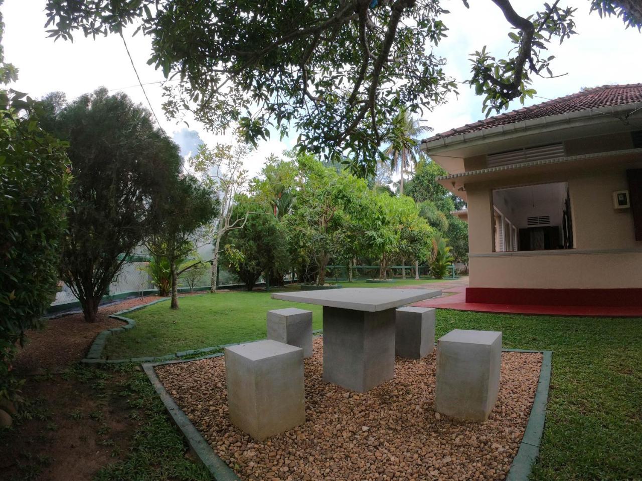 Villa Girilena Hikkaduwa Exterior foto